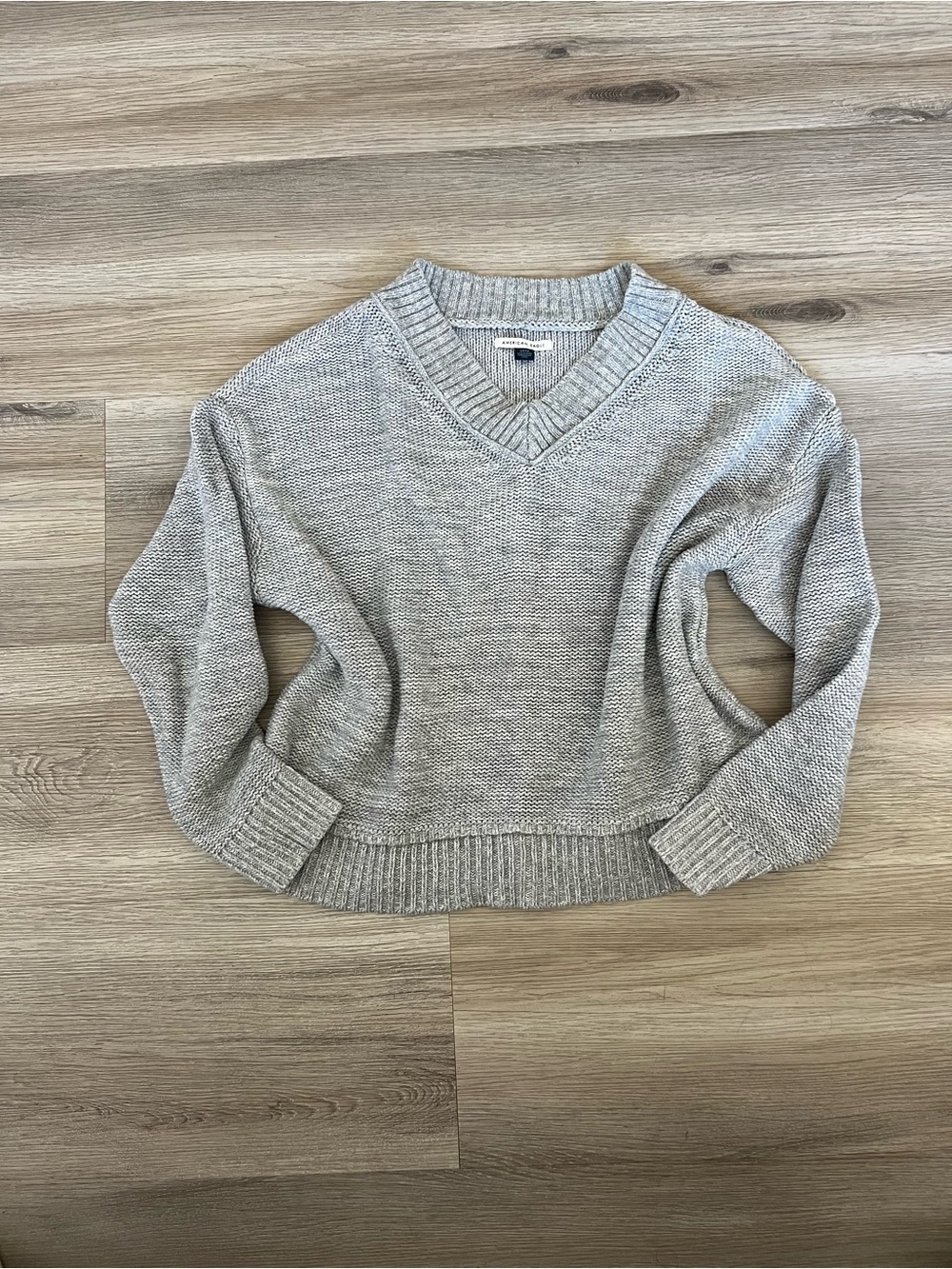 American Eagle Outfitters Women's V-Neck Sweater in Heather Gray